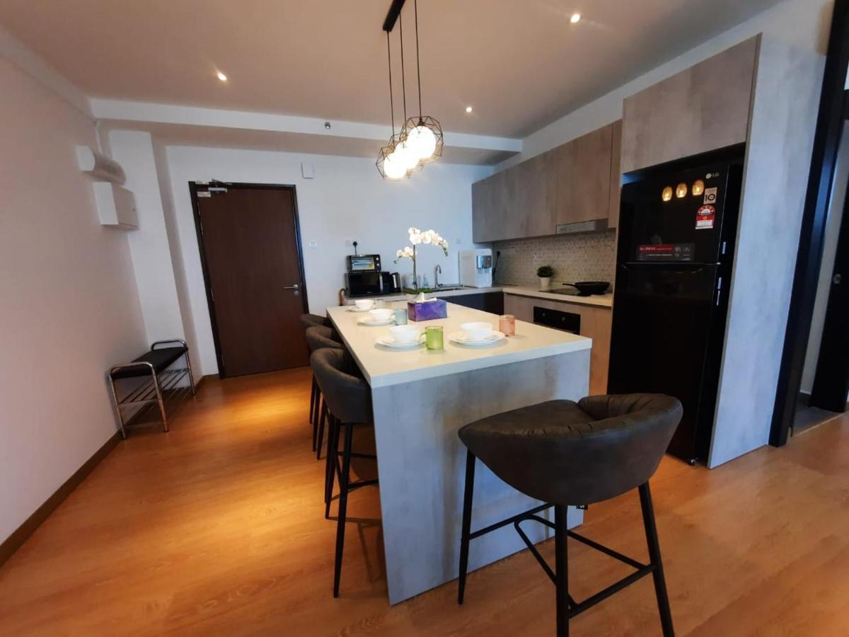 Apartment Moments 1 *